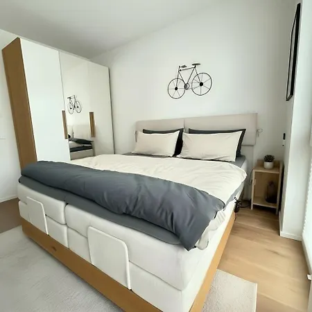 Premium Near Messe شقة