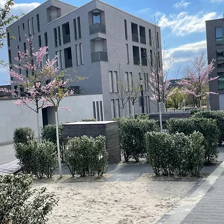 Premium Near Messe إسن